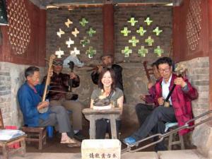 2004-YUNNAN-Li_Wei_joue_de_la_musique.jpg