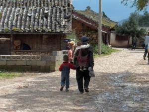 2004-YUNNAN-Ville-Pietons.jpg