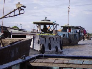 Can_Tho-Marche_flottant-Bateaux.JPG