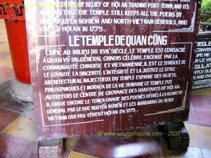 Hoi_An-Temple_Quan_Cong-Panneau.JPG