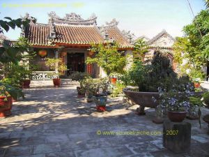 Hoi_An-Temple_Quong-Cour_4.JPG