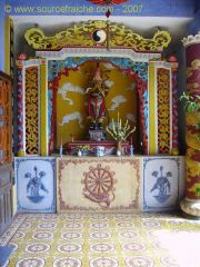 Hoi_An-Temple_Quong-Statue.JPG