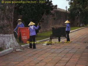 Citadelle_Hue-Palais_Thai_Hoa-Ouvrieres.JPG