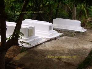 BEN_TRE-Tombes_2.JPG
