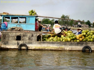 Long_Xuyen-Marche_flottant-Bateau_10.JPG
