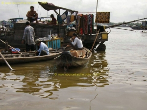 Long_Xuyen-Marche_flottant-Bateau_11.JPG