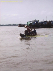Long_Xuyen-Marche_flottant-Bateau_4.JPG