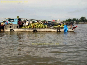 Long_Xuyen-Marche_flottant-Bateau_9.JPG