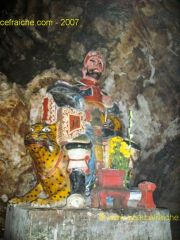 Montagnes_de_Marbre-Grotte-Staue.JPG