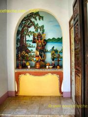 Montagnes_de_Marbre-Temple-Statue_Z.JPG