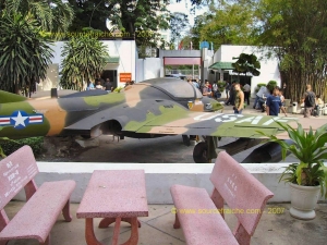 SAIGON-Musee_de_la_Guerre-Avion_US_2.JPG